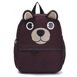 Petit sac d'école primaire des enfants colorés avec l'aspect mignon d'ours